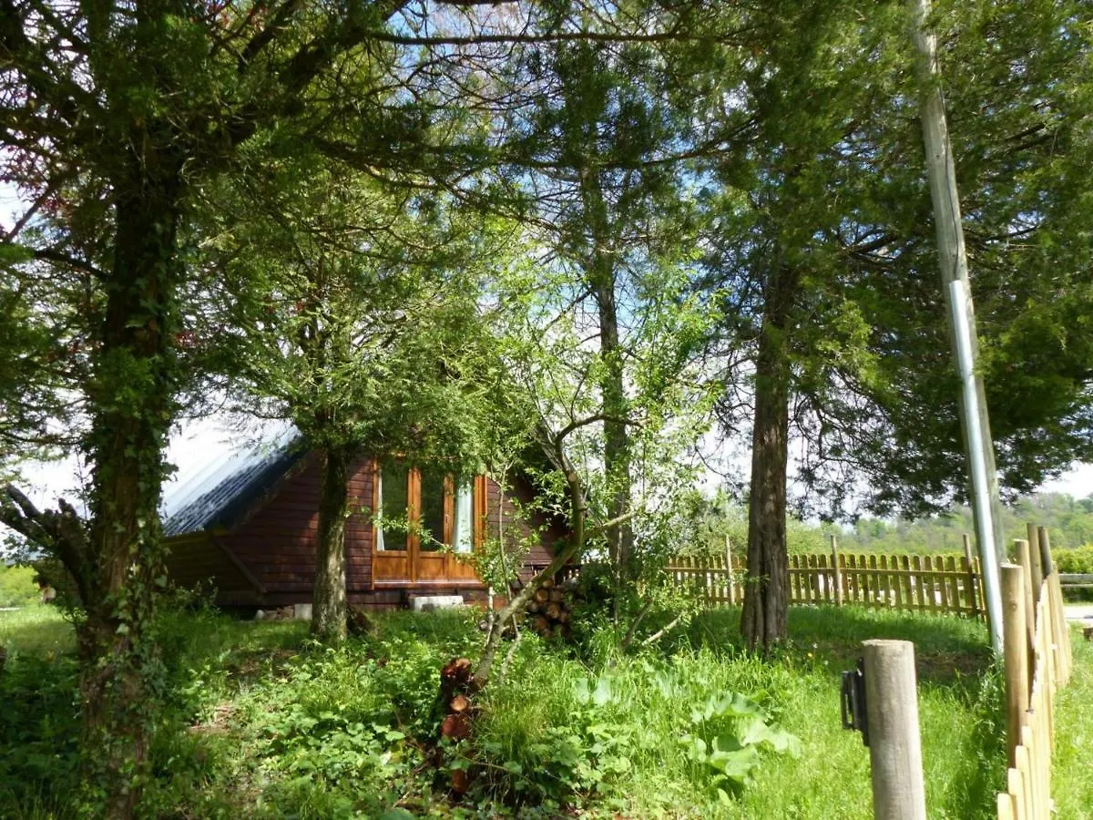 Holiday home Chalet Familial Pres De Vichy, Terrasse, Animaux Acceptes - Fr-1-489-274 Le Vernet