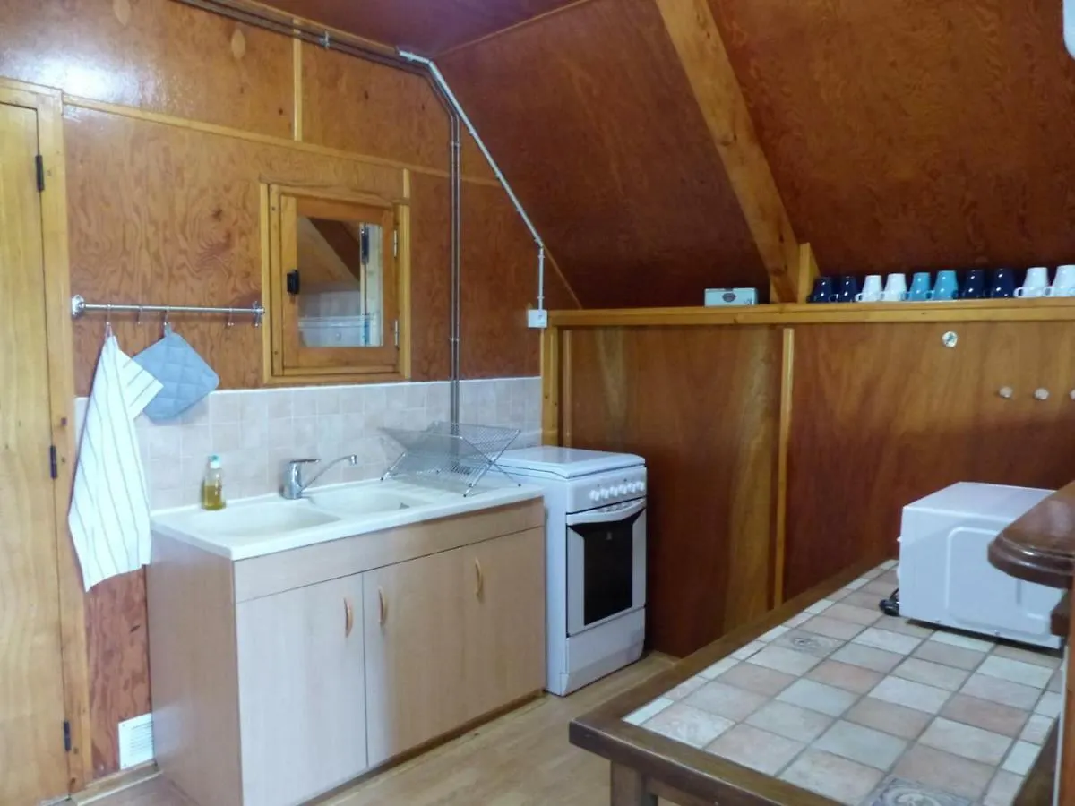 Chalet Familial Pres De Vichy, Terrasse, Animaux Acceptes - Fr-1-489-274 Le Vernet  0*, Le Vernet (Allier)